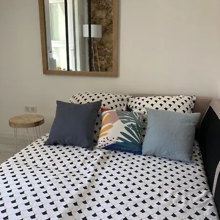 Studio De Charme Au Coeur Du Village De شقة