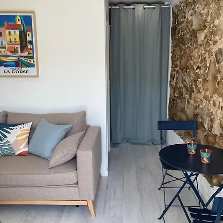 Studio De Charme Au Coeur Du Village De Cargese